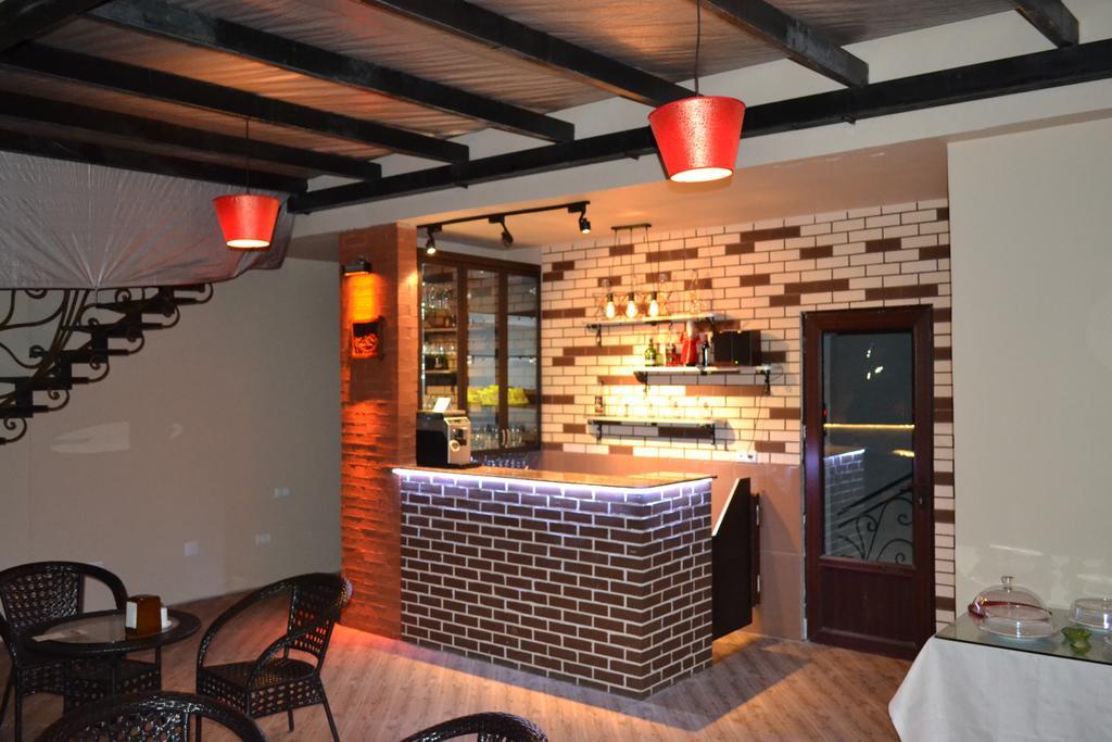 Hotel Elite House Батуми Екстериор снимка