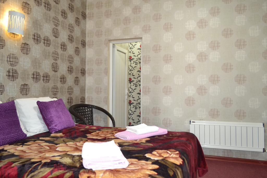 Hotel Elite House Батуми Стая снимка