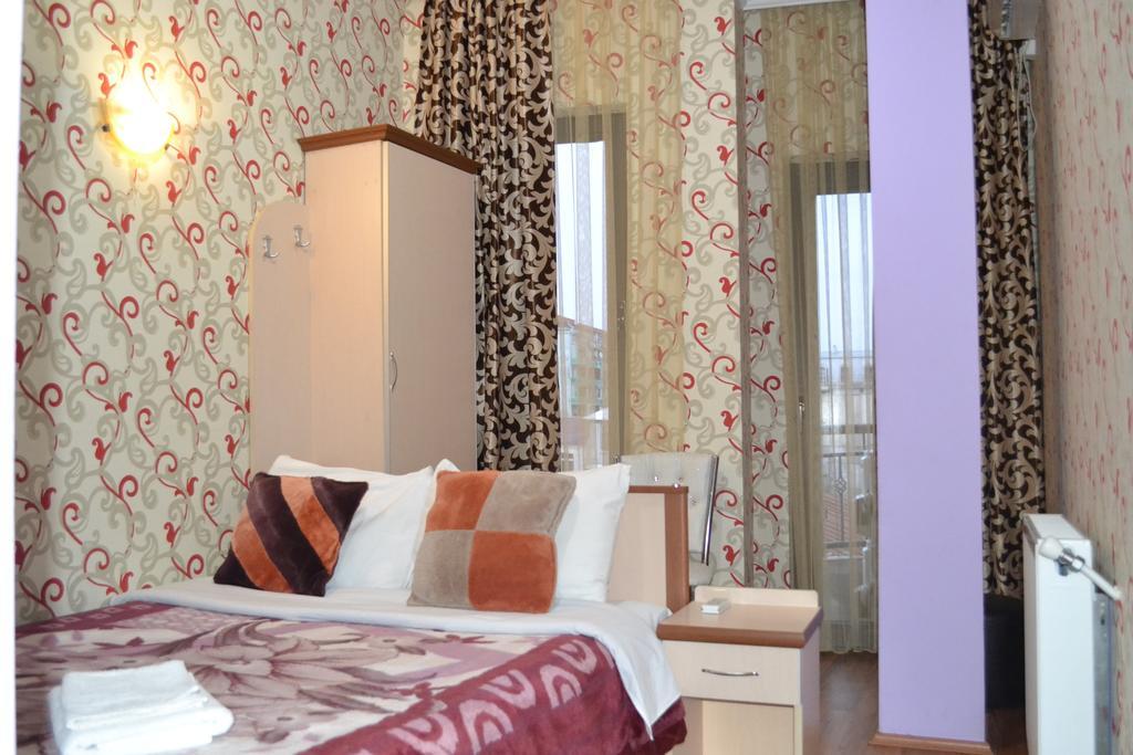 Hotel Elite House Батуми Екстериор снимка