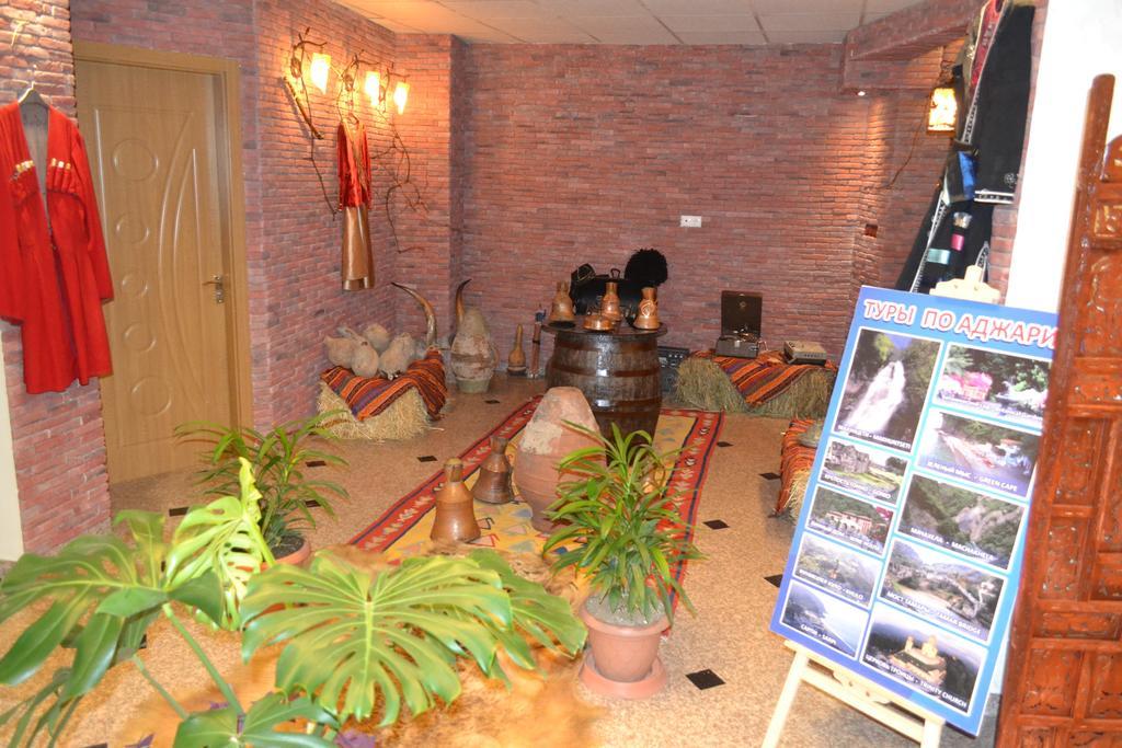 Hotel Elite House Батуми Екстериор снимка
