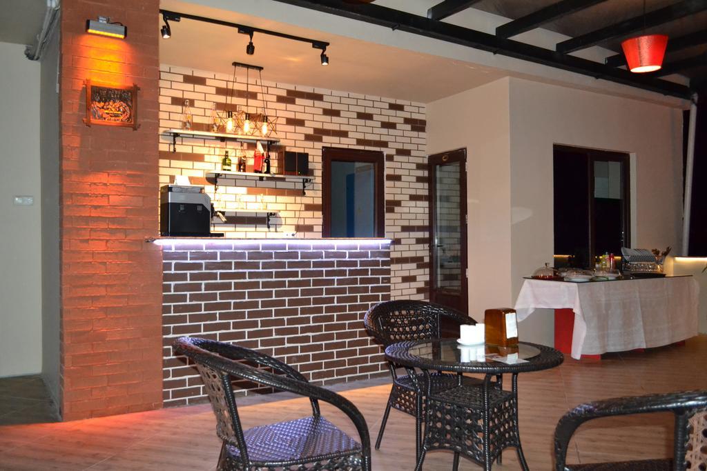 Hotel Elite House Батуми Екстериор снимка